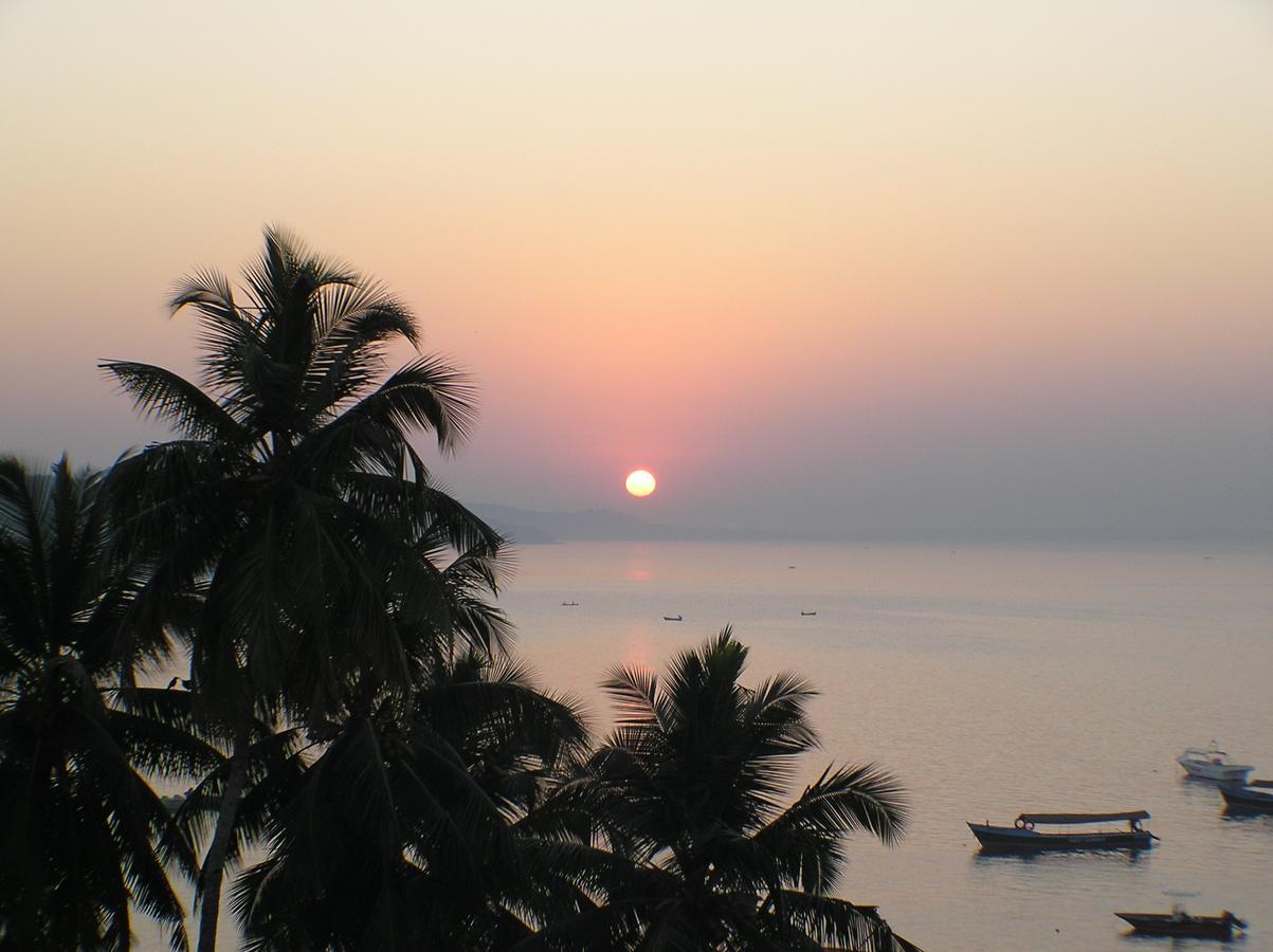 Zuariview Guest House Dona Paula Dış mekan fotoğraf